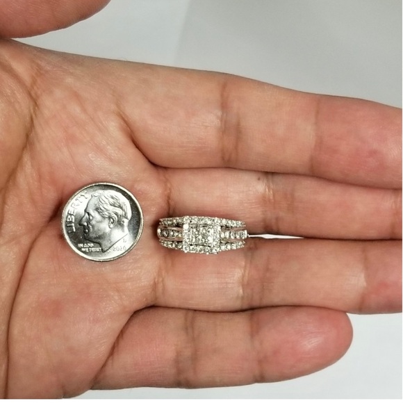 10K Halo Diamond Ring - Picture 9 of 11